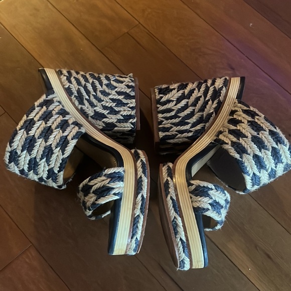 Tory Burch braided heel sandals - Picture 2 of 2